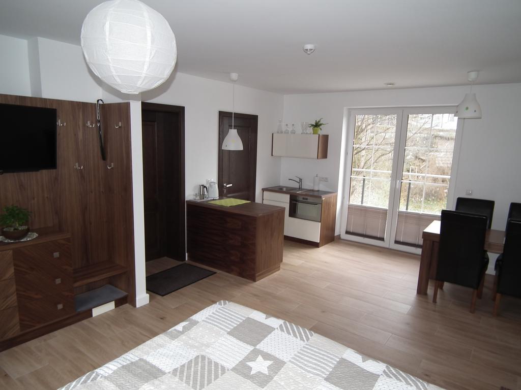 Pod Modrzewiami Apartment กรินีซา ดรอยจ์ ภายนอก รูปภาพ