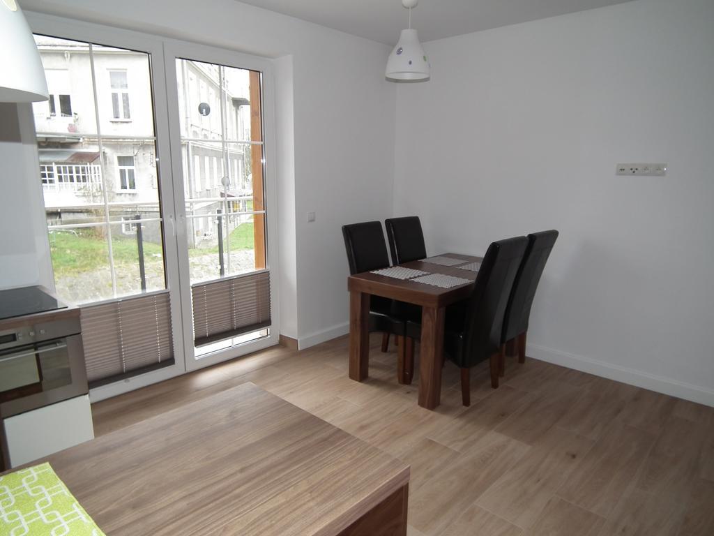 Pod Modrzewiami Apartment กรินีซา ดรอยจ์ ภายนอก รูปภาพ