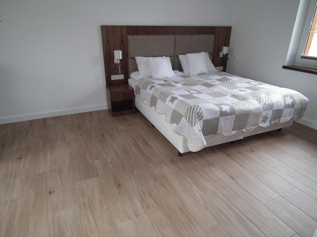 Pod Modrzewiami Apartment กรินีซา ดรอยจ์ ภายนอก รูปภาพ