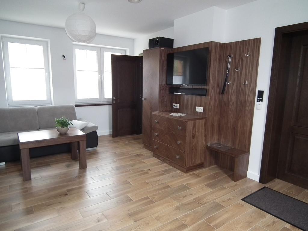 Pod Modrzewiami Apartment กรินีซา ดรอยจ์ ภายนอก รูปภาพ