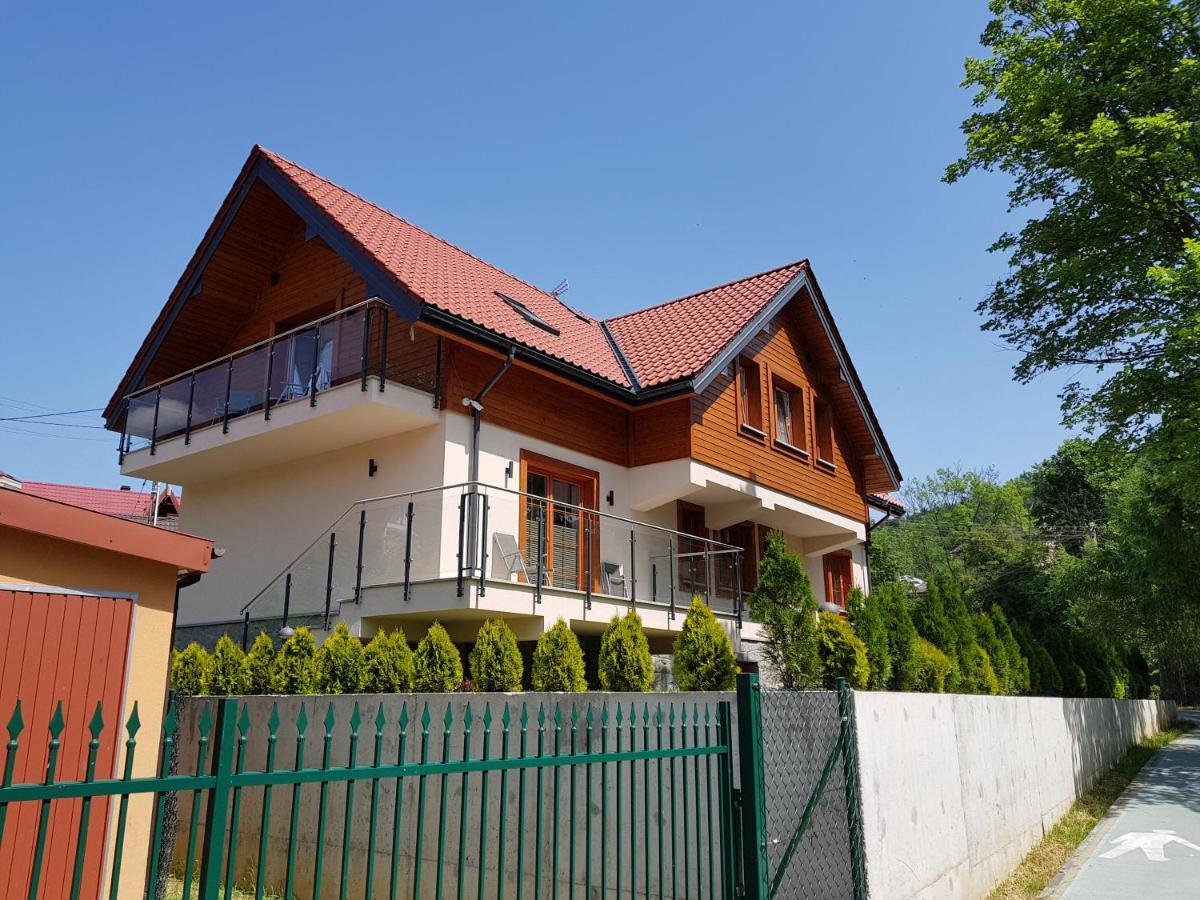 Pod Modrzewiami Apartment กรินีซา ดรอยจ์ ภายนอก รูปภาพ
